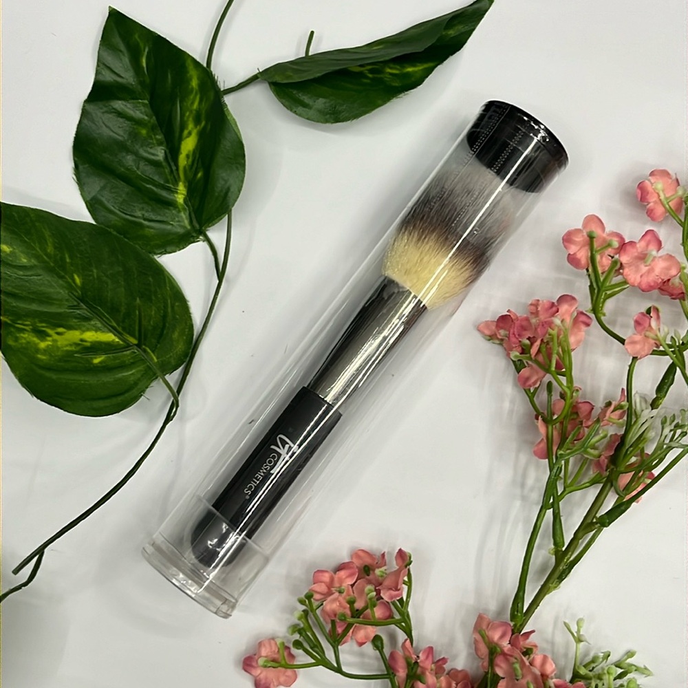 NEW IT Cosmetics Heavenly Luxe Wand Ball Powder Brush